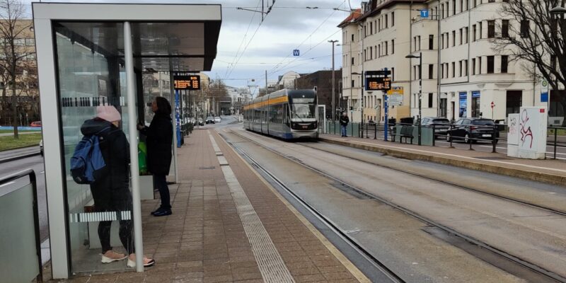 Haltestelle der Leipziger Verkehrsbetriebe.