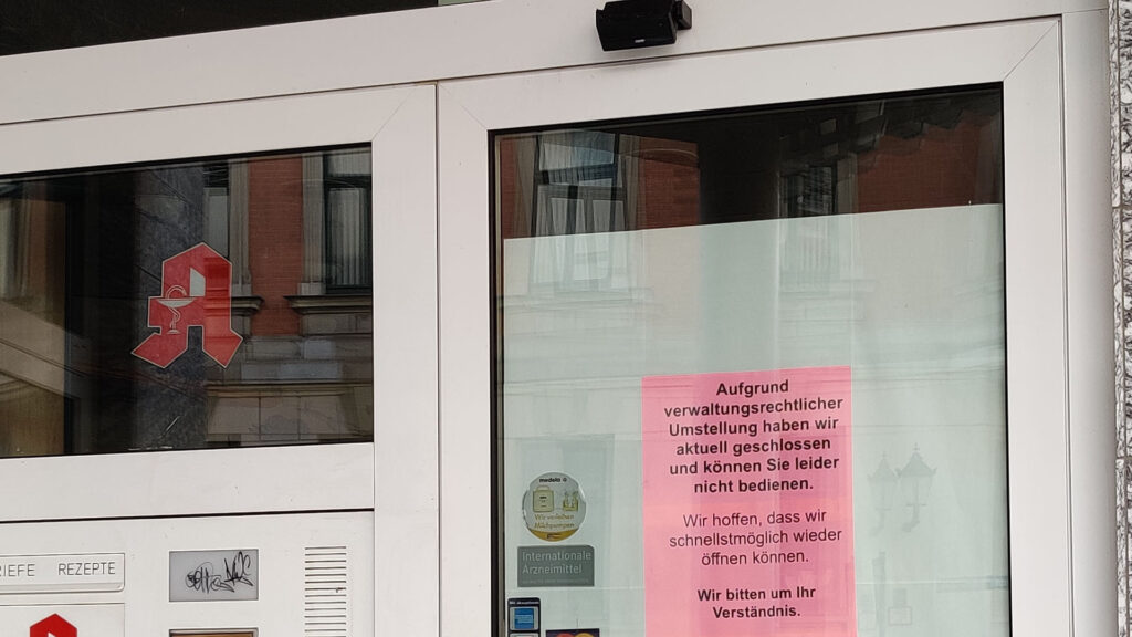 Warum hat diese Apotheke derzeit geschlossen?
