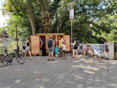 Der Tauschschrank an der Entdenbrücke steht wieder.