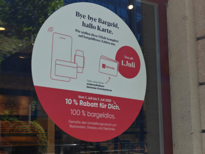 Die Bäckerei Steinecke schafft in Leipzig-Reudnitz das Bargeld ab.