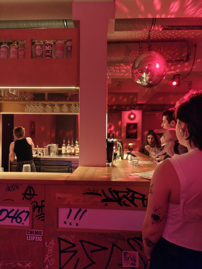 Die Bar in der "Treuhand".