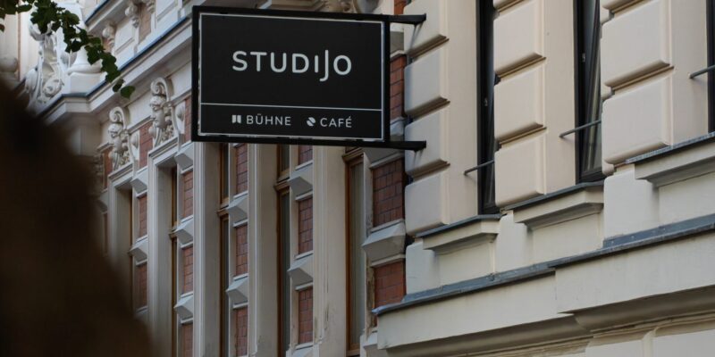 Der Eingang des Studijo Leipzig.